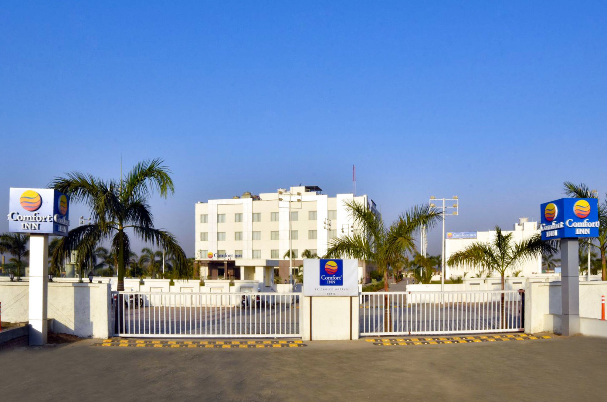 Comfort Inn Donil ואדודרה מראה חיצוני תמונה